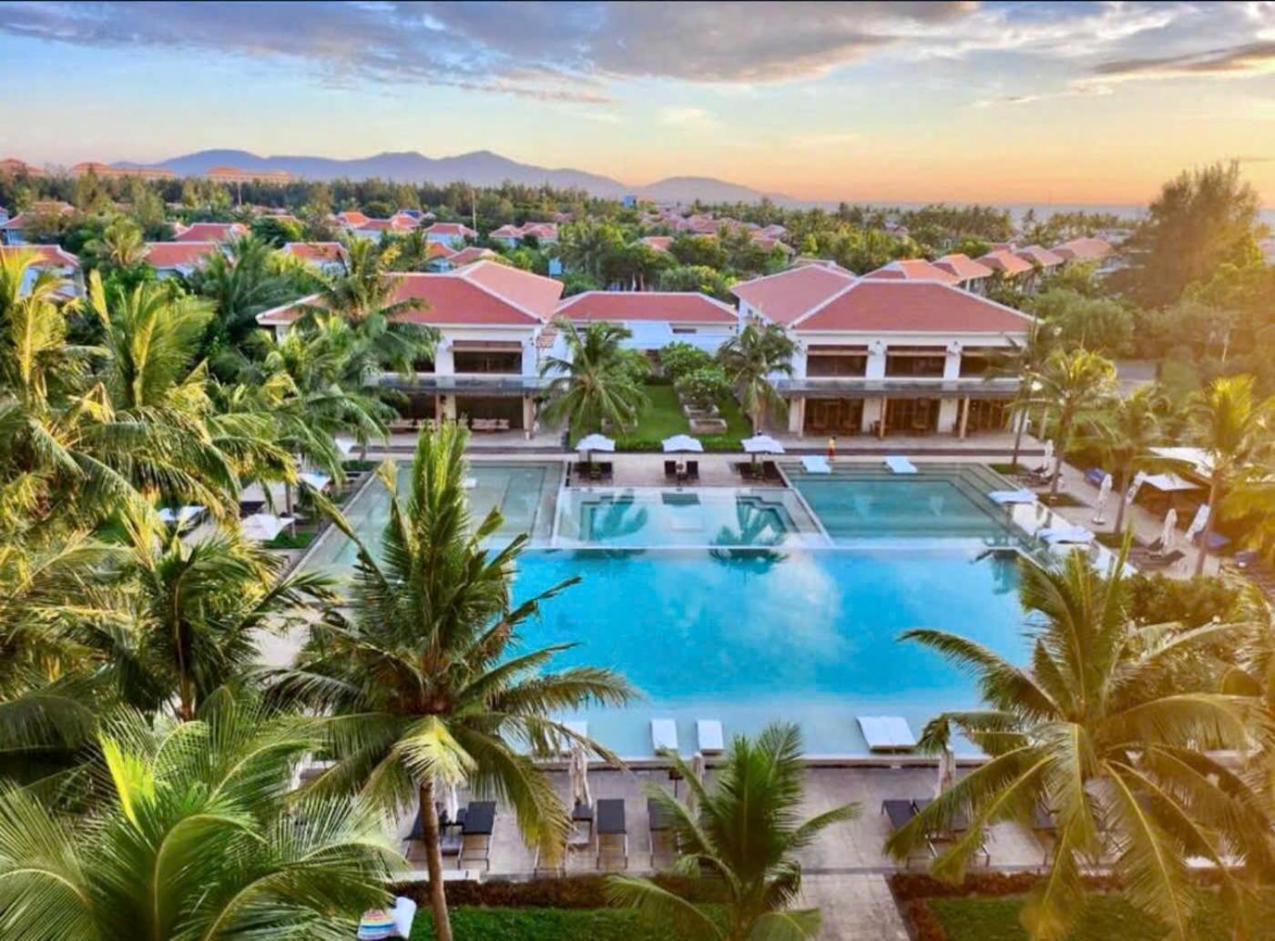 Luxury Dana Beach Resort & Spa 岘港 外观 照片